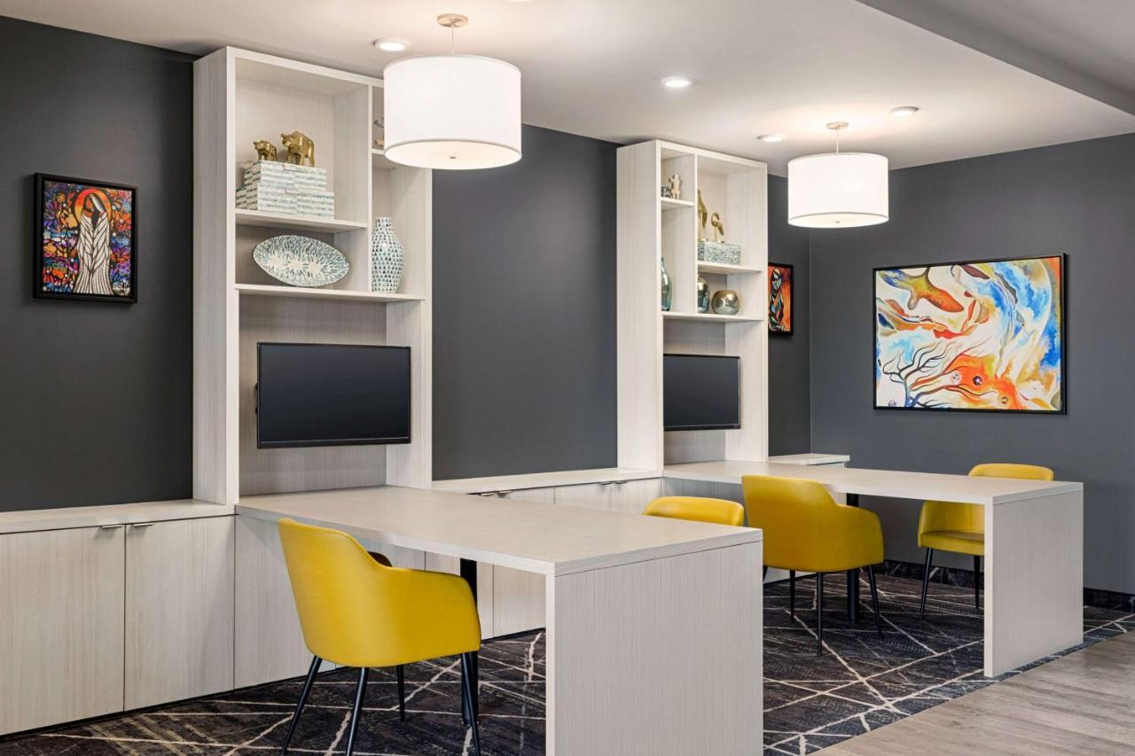 Microtel Inn & Suites Dorval Qc Ngoại thất bức ảnh