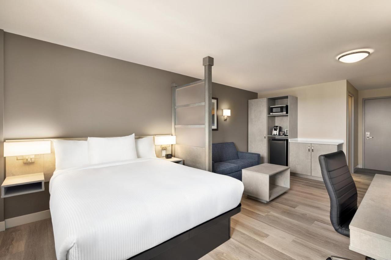 Microtel Inn & Suites Dorval Qc Ngoại thất bức ảnh