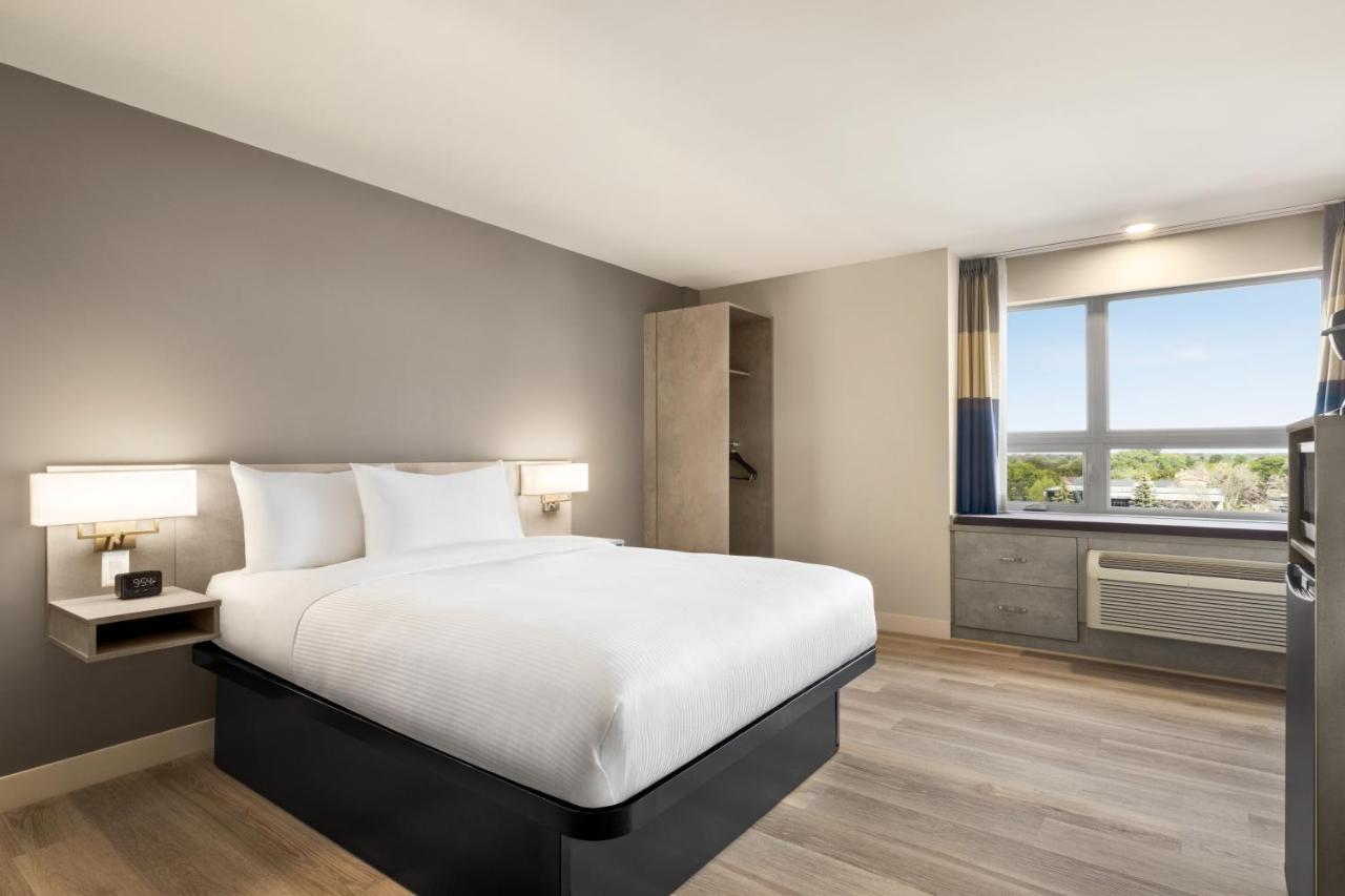 Microtel Inn & Suites Dorval Qc Ngoại thất bức ảnh