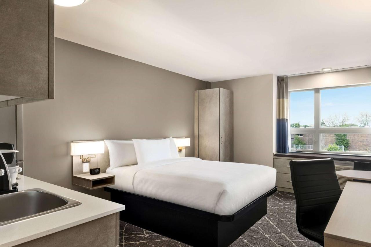 Microtel Inn & Suites Dorval Qc Ngoại thất bức ảnh