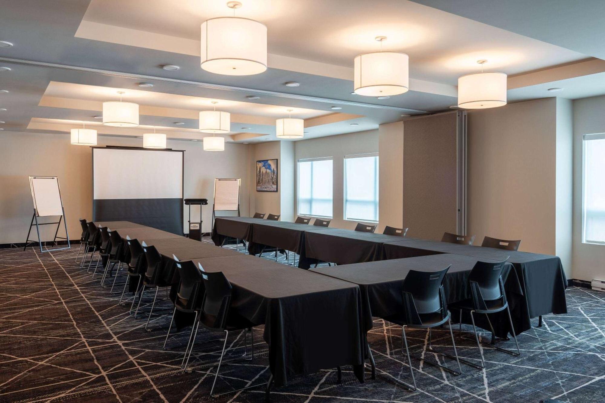 Microtel Inn & Suites Dorval Qc Ngoại thất bức ảnh